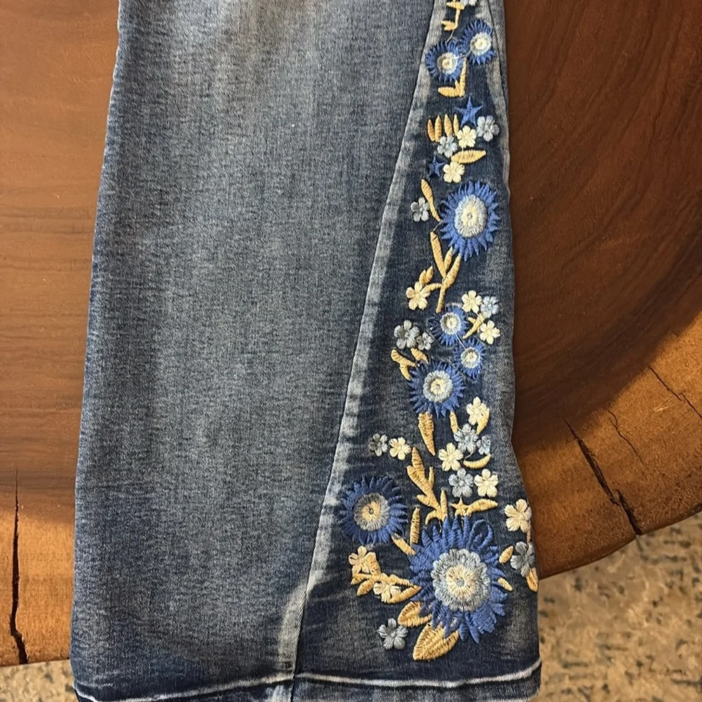 Fire and Rain Flare Wide Leg Jeans with Floral Embroidery/ Size 14 - Picture 7 of 9